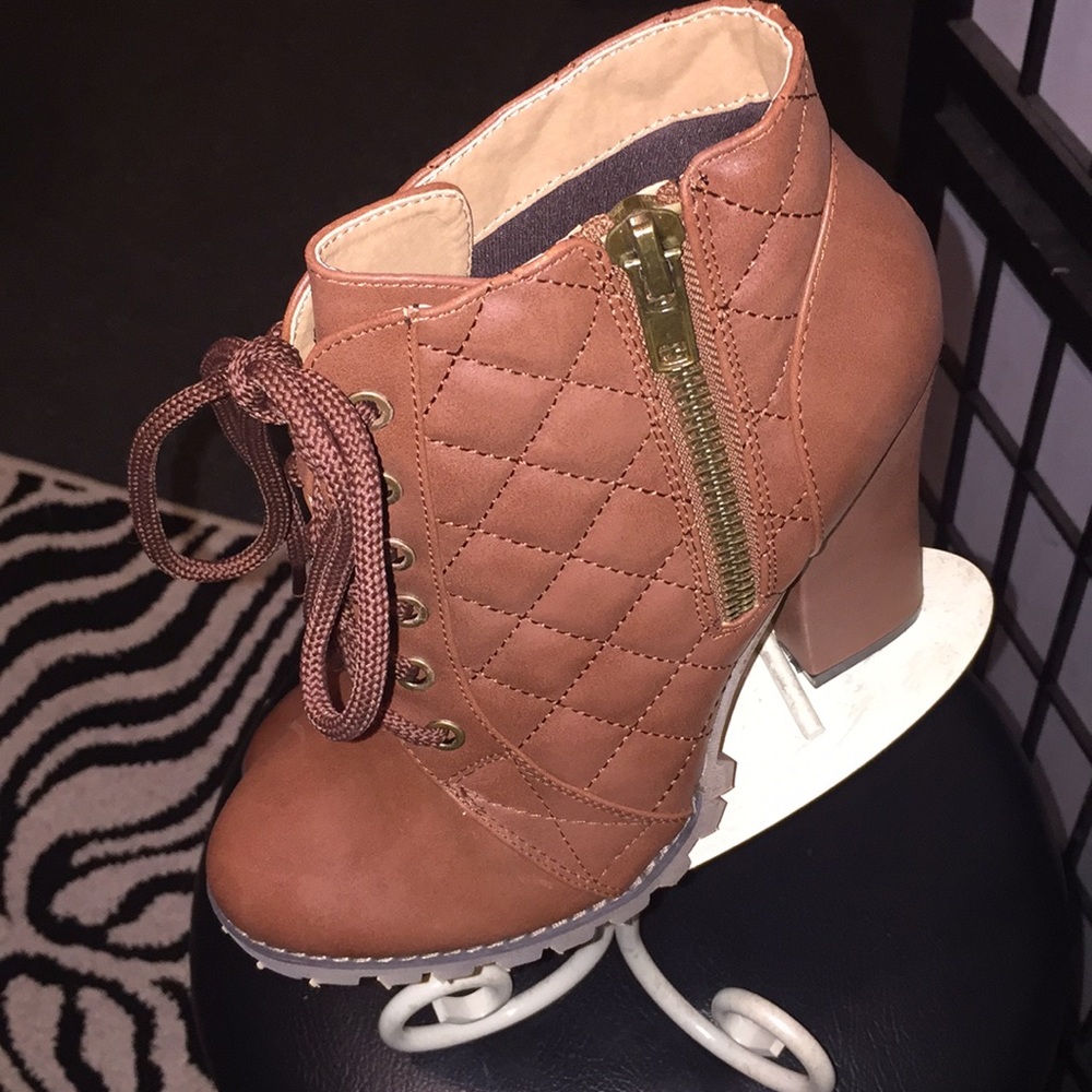 Boot - Picture 3 of 4